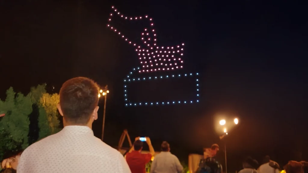 Show de drones en Playa del Carmen para la marca Kimberly Clark