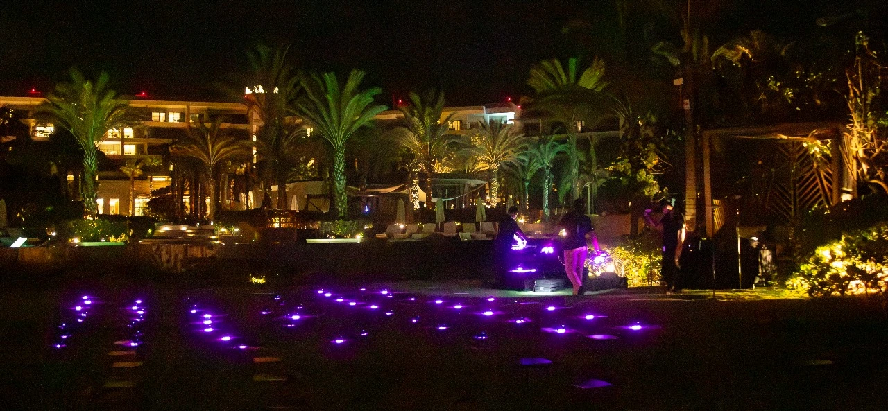 Preparación de un evento de drones en hotel