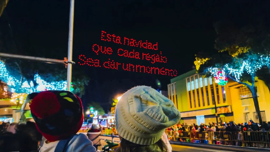 texto navideño con drones