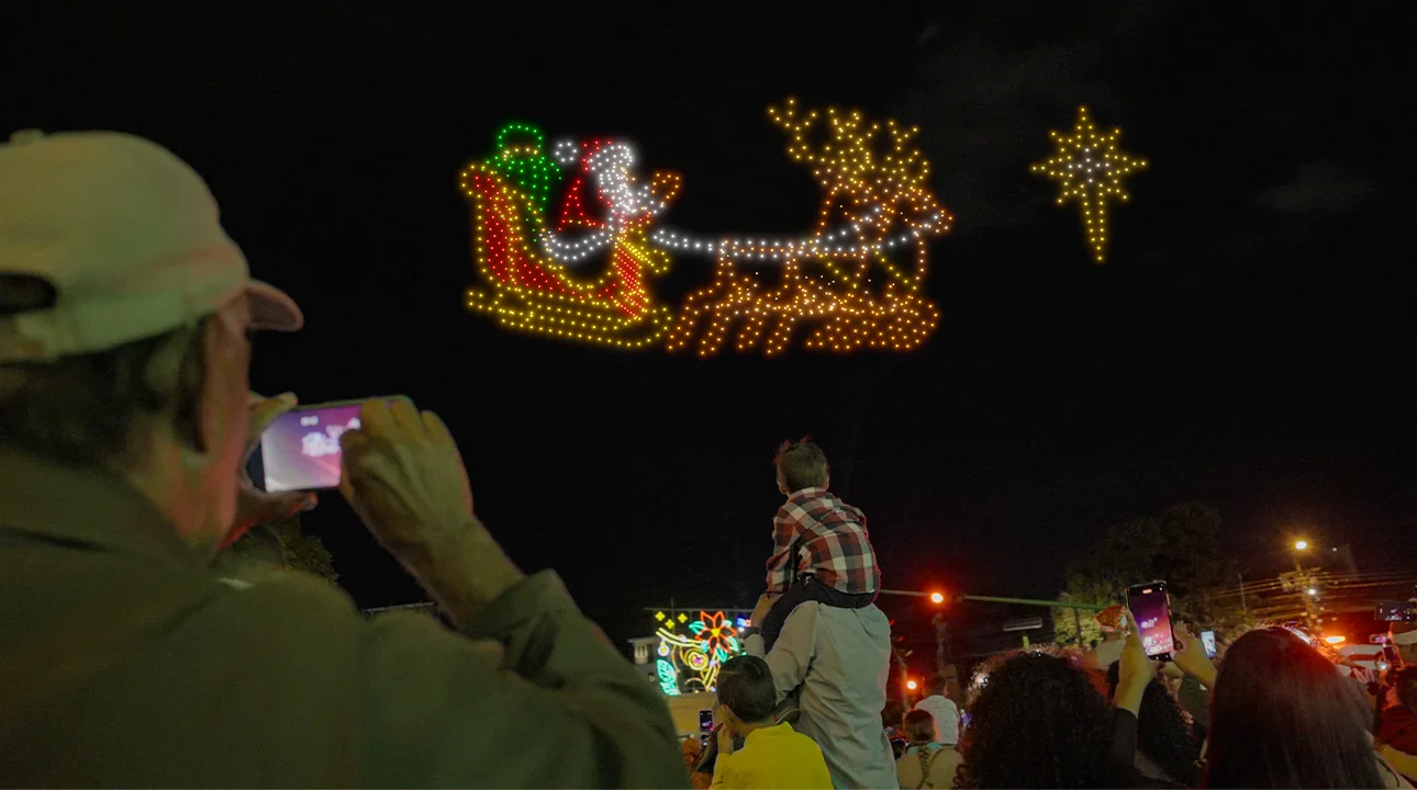 1000 drone show for christmas